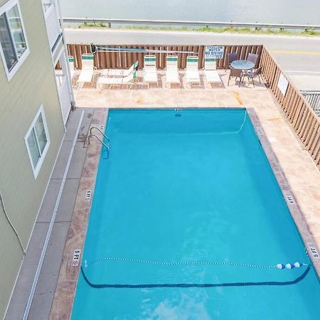 Right Across Beach Pool View Private Balcony By Zen Living Short Term Rental Myrtle Beach Esterno foto