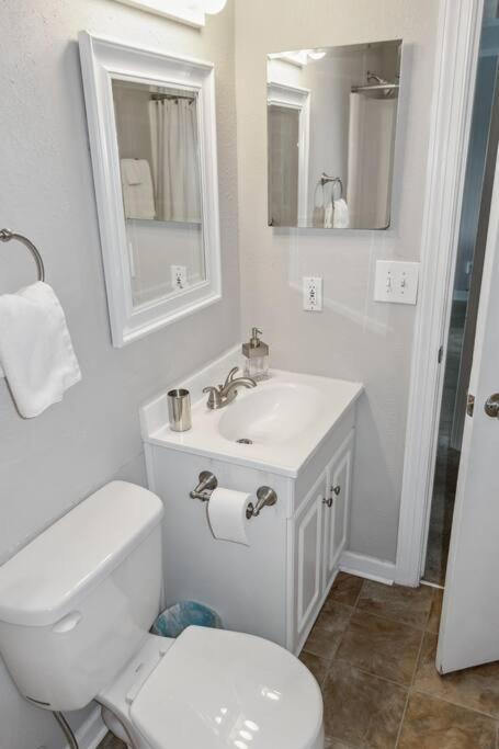Right Across Beach Pool View Private Balcony By Zen Living Short Term Rental Myrtle Beach Esterno foto